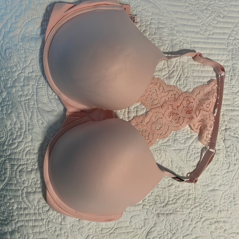 New with tags Victoria Secret pink lace racer back bra Sz 38DD